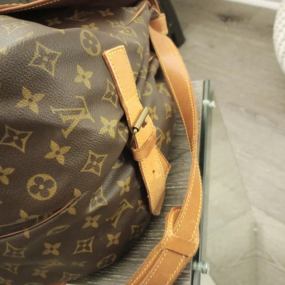 Louis Vuitton  Saumur 43 bag - Picture 16 of 16